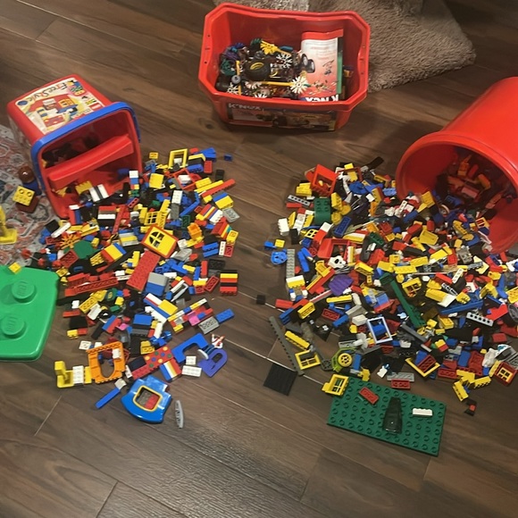 VINTAGE LEGOS/not negotiable on price - Picture 7 of 13